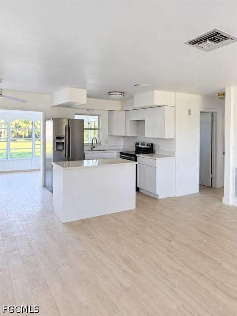 213 SE 47th St, Cape Coral FL - photo 6 of 14