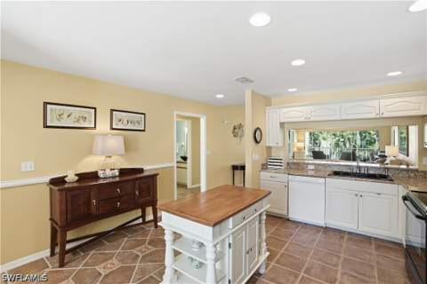 1120 Sarah Jean Cir 204, Naples FL - photo 14 of 50