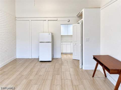 4050 Golden Gate Pkwy 219, Naples FL - photo 8 of 11