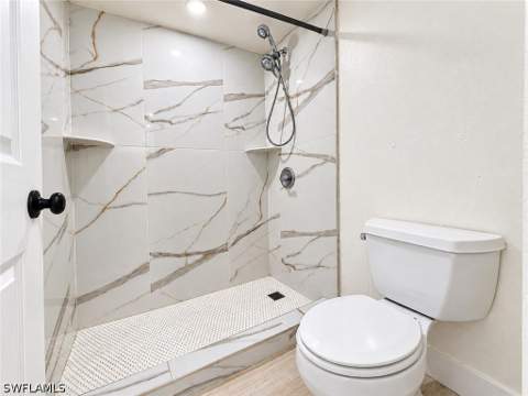 4050 Golden Gate Pkwy 219, Naples FL - photo 9 of 11