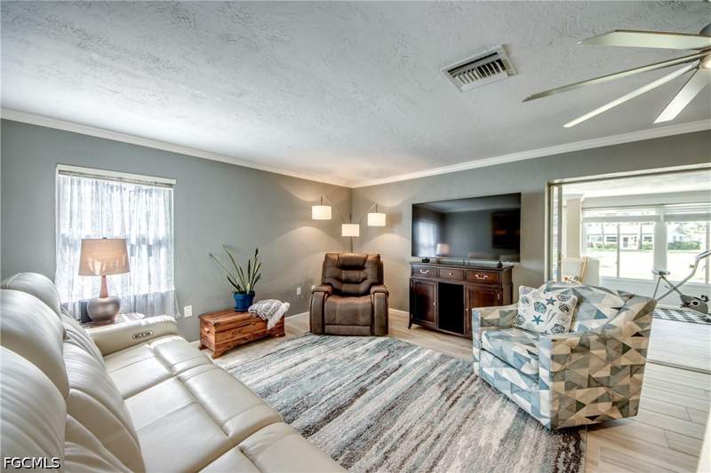 2 bedroom Attached at 5574 Hamlet Ln, Whiskey Creek Village Green, Fort Myers — photo 4