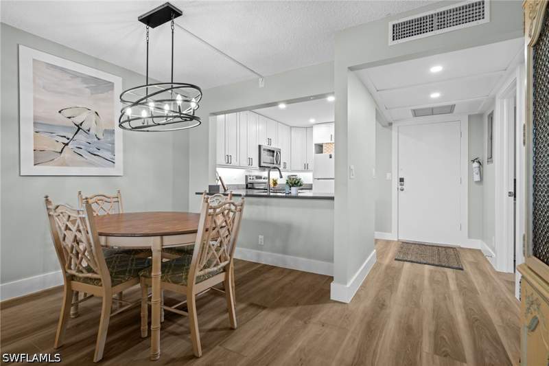 2 bedroom Condominium at 1084 Forest Lakes Dr 206, Forest Lakes, Naples — photo 3