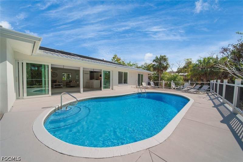 2 bedroom SingleFamilyResidence at 4639 Brainard Bayou Rd, Sanibel Bayous, Sanibel — photo 5