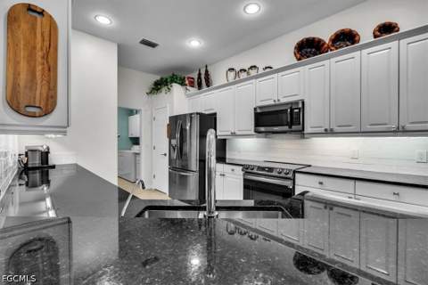 3910 Lakeview Isle Ct, Fort Myers FL - photo 17 of 69