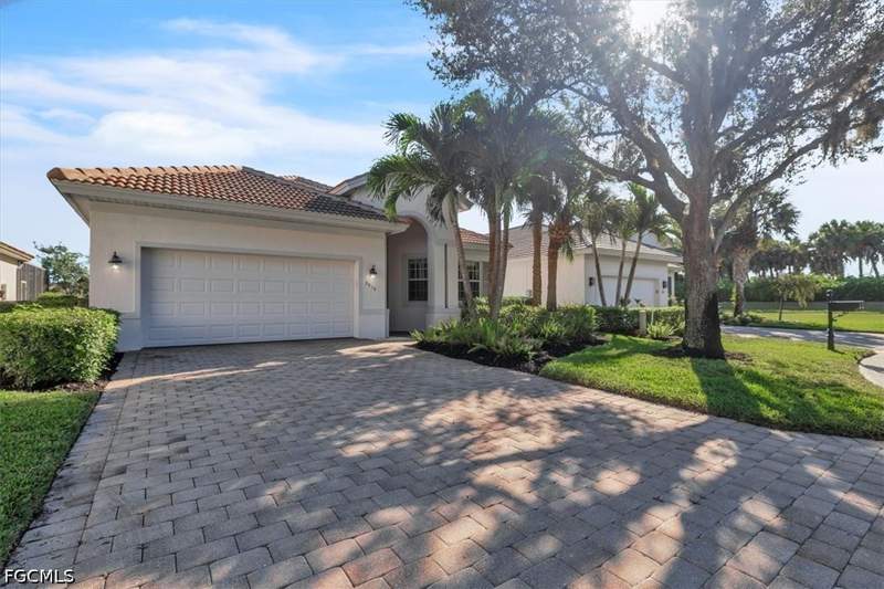 2 bedroom SingleFamilyResidence at 3910 Lakeview Isle Ct, Lakeview, Fort Myers — photo 2