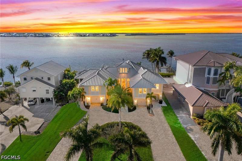 3 bedroom SingleFamilyResidence at 12271 Shoreview Dr, Cape Coral, Matlacha — photo 3