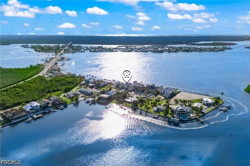 3 bedroom SingleFamilyResidence at 12271 Shoreview Dr, Cape Coral, Matlacha — photo 4