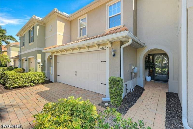 3 bedroom Townhouse at 12525 Hammock Cove Blvd, Hammock Cove, Fort Myers — photo 2