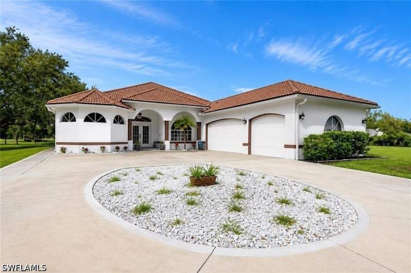 4 bedroom SingleFamilyResidence at 16451 Wildcat Dr, Wildcat Farms, Fort Myers — photo 3