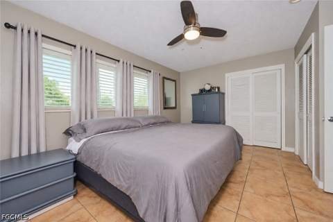 208 S Lake Dr, Lehigh Acres FL - photo 13 of 28