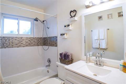 208 S Lake Dr, Lehigh Acres FL - photo 16 of 28