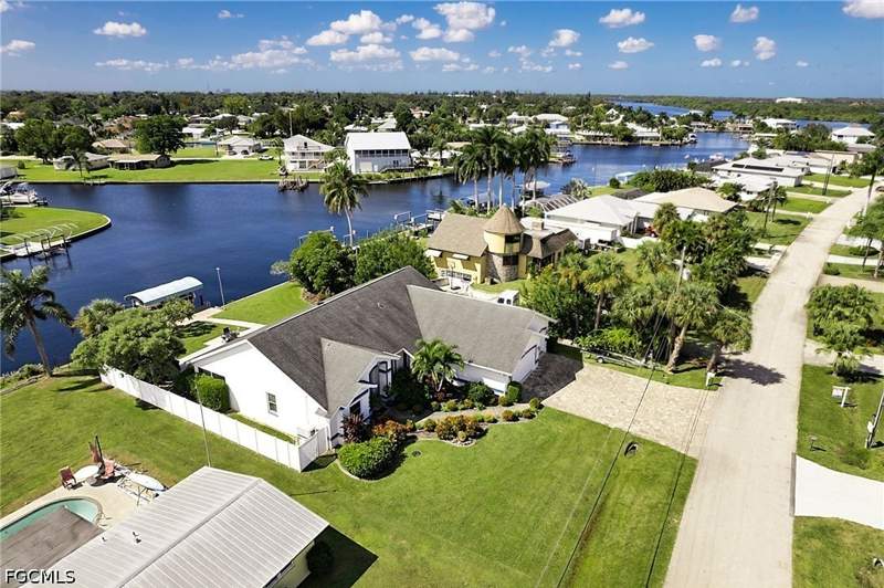3 bedroom SingleFamilyResidence at 13361 Marquette Blvd, Fort Myers Shores, Fort Myers — photo 2