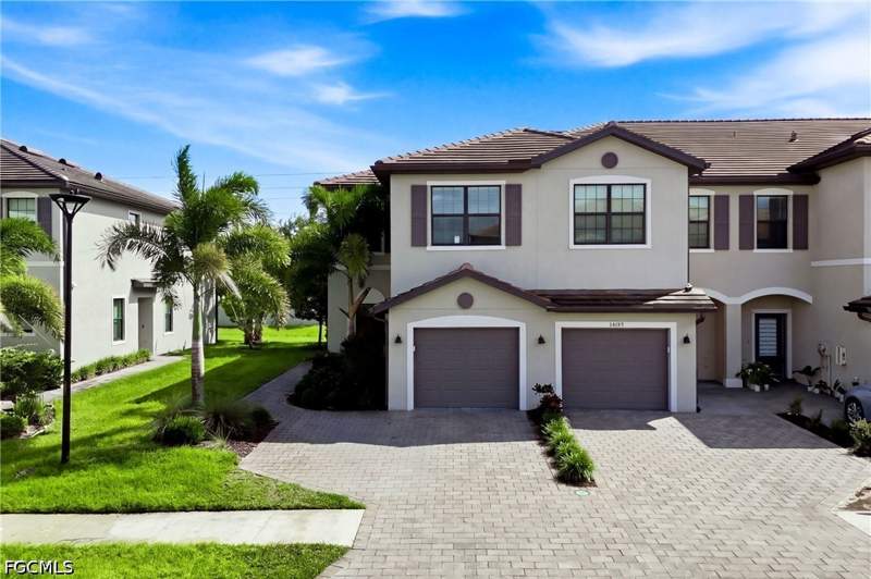 3 bedroom Townhouse at 14199 Pine Lodge Ln, Timber Creek, Fort Myers — photo 2