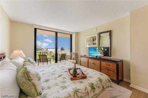 380 Seaview Ct 411, Marco Island FL - photo 17 of 47