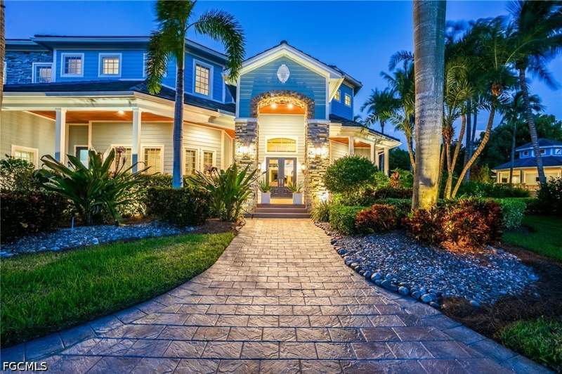6 bedroom SingleFamilyResidence at 12630 Apopka Ct, Buttonwood Harbor, North Fort Myers — photo 3