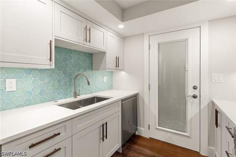2850 Gulf Shore Blvd N 106, Naples FL - photo 10 of 35