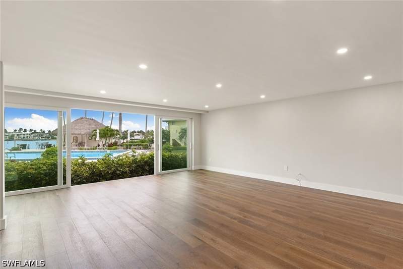 2 bedroom Condominium at 2850 Gulf Shore Blvd N 106, Jennifer Shores, Naples — photo 4