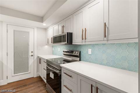 2850 Gulf Shore Blvd N 106, Naples FL - photo 8 of 35