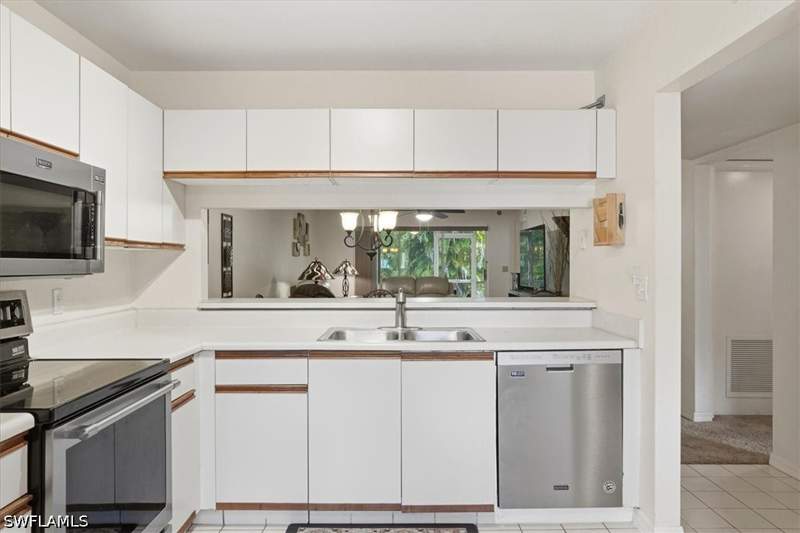2 bedroom Condominium at 3505 County Barn Rd 102, Woodmere Racquet Club, Naples — photo 5