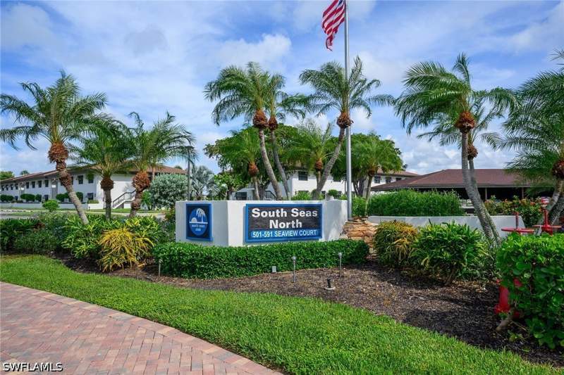 2 bedroom Condominium at 507 Seaview Ct Q2, South Seas Club Condo, Marco Island — photo 2