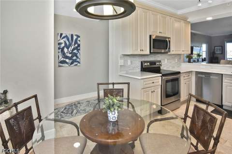 10450 Washingtonia Palm Way 1425, Fort Myers FL - photo 10 of 34