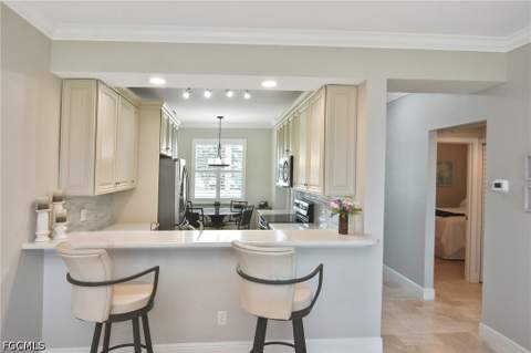 10450 Washingtonia Palm Way 1425, Fort Myers FL - photo 7 of 34