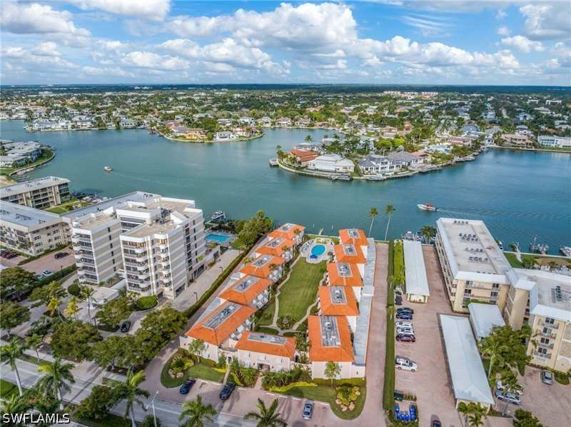 2 bedroom Condominium at 3070 Gulf Shore Blvd N 105, Holly Greens Villa, Naples — photo 1