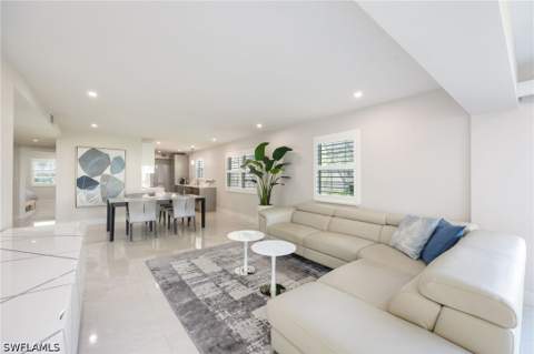 3070 Gulf Shore Blvd N 105, Naples FL - photo 9 of 27