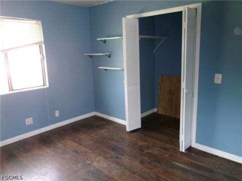 902 Poinsettia Ave, Lehigh Acres FL - photo 8 of 10