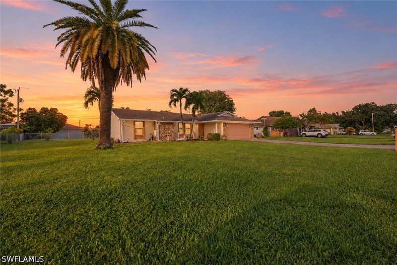 3 bedroom SingleFamilyResidence at 1919 SE 1st St, Cape Coral, Cape Coral — photo 1