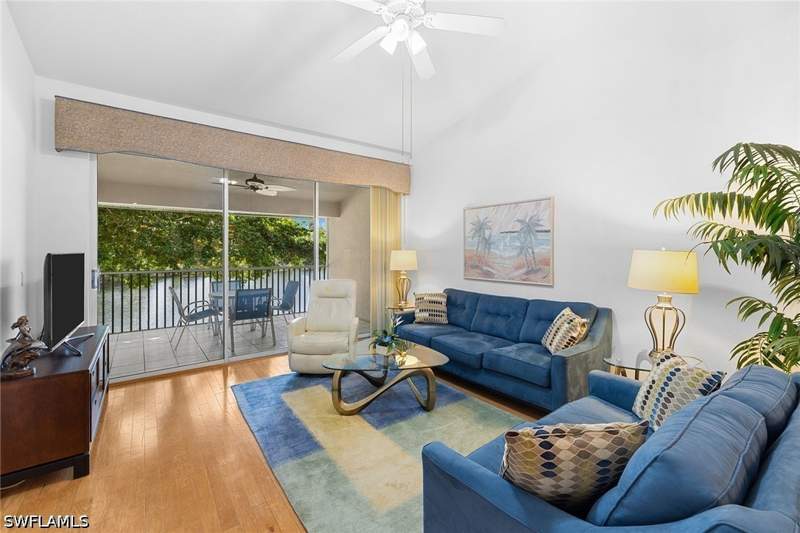 2 bedroom Condominium at 1048 Manor Lake Dr 203, Manors Of Regal Lake, Naples — photo 3