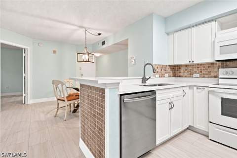 8880 Colonnades Ct W 413, Bonita Springs FL - photo 15 of 49