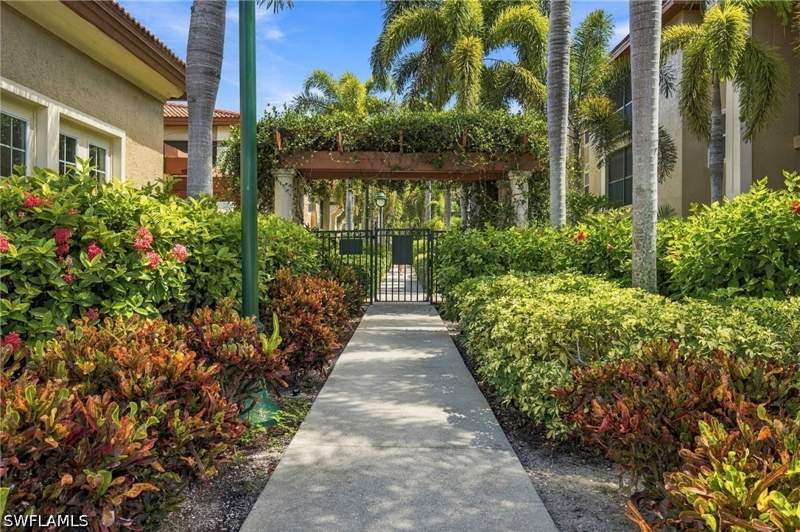 2 bedroom Condominium at 8880 Colonnades Ct W 413, San Mirage, Bonita Springs — photo 5