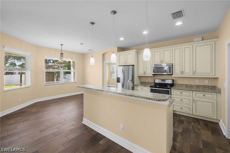 3 bedroom SingleFamilyResidence at 4609 Santiago Ln, El Dorado Acres, Bonita Springs — photo 5