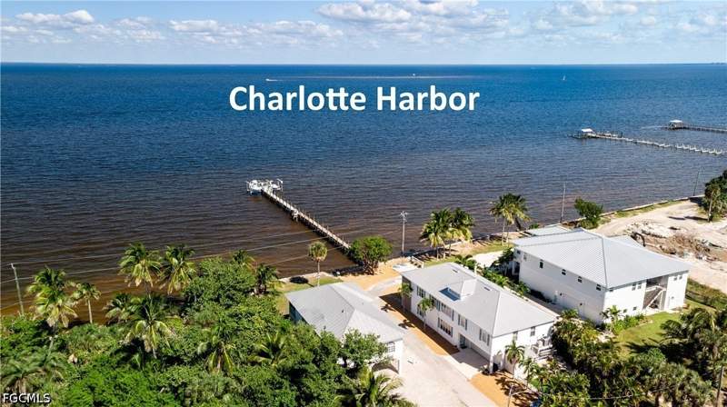 3 bedroom SingleFamilyResidence at 8560 Ebbtide Way, Pine Island, Bokeelia — photo 4
