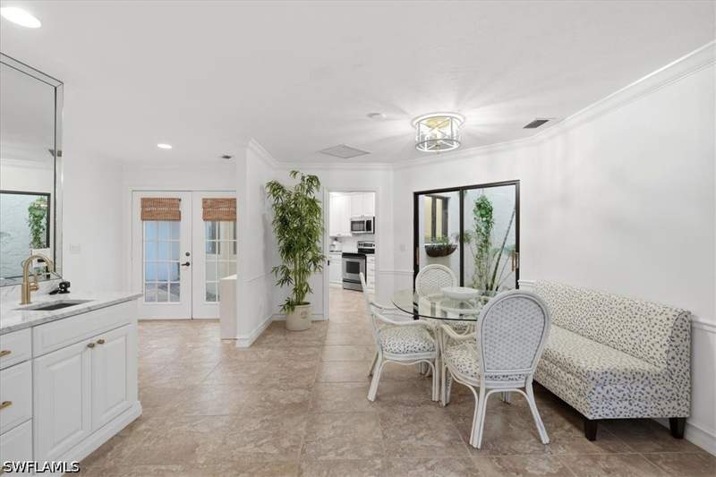 2 bedroom Attached at 91 Cypress View Dr C77, Eagle Creek Villa Homes, Naples — photo 4