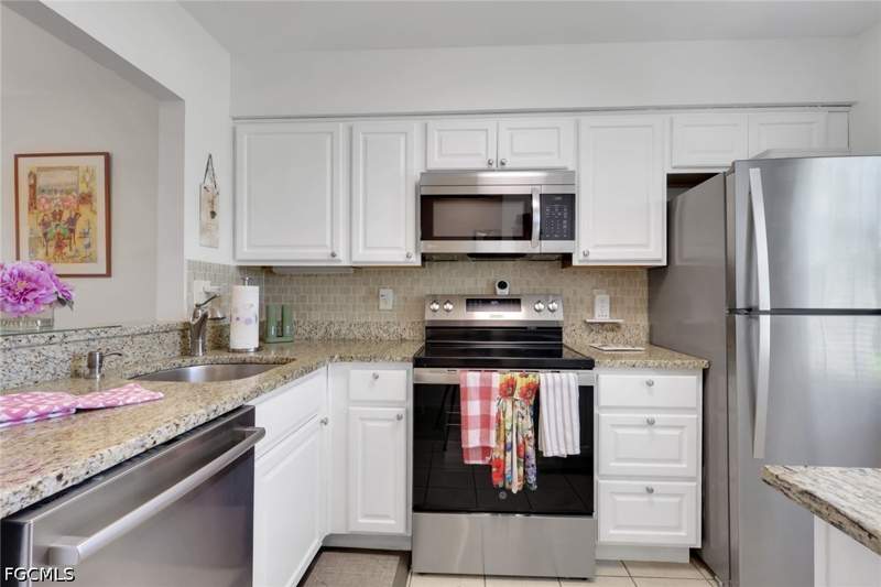 2 bedroom Condominium at 6300 S Pointe Blvd 107, South Pointe Villas Condo, Fort Myers — photo 2