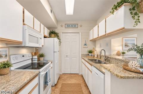 6341 Aragon Way 304, Fort Myers FL - photo 11 of 33