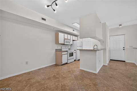 6341 Aragon Way 304, Fort Myers FL - photo 18 of 33
