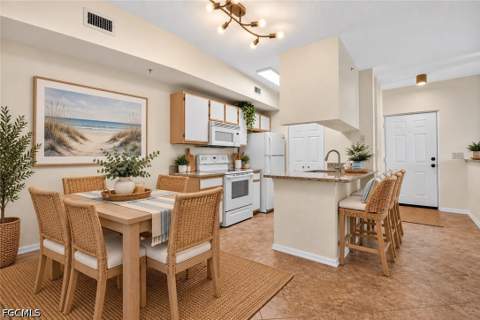 6341 Aragon Way 304, Fort Myers FL - photo 19 of 33