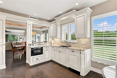4600 Yacht Harbor Dr 412, Naples FL - photo 18 of 50