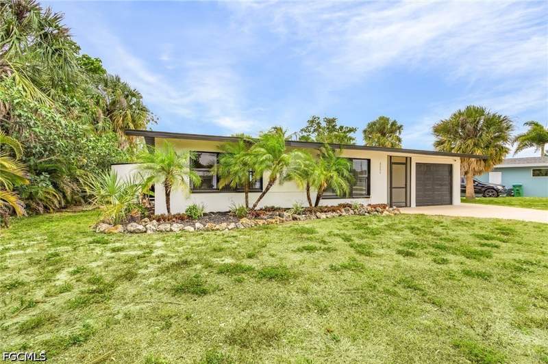 2 bedroom SingleFamilyResidence at 5251 Tower Dr, Cape Coral, Cape Coral — photo 2