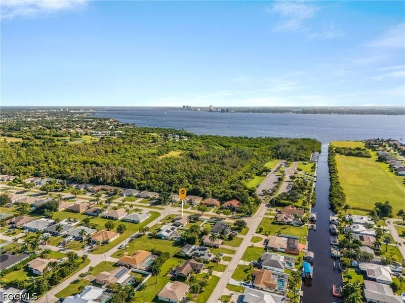 3 bedroom SingleFamilyResidence at 2326 SE 15th St, Cape Coral, Cape Coral — photo 3
