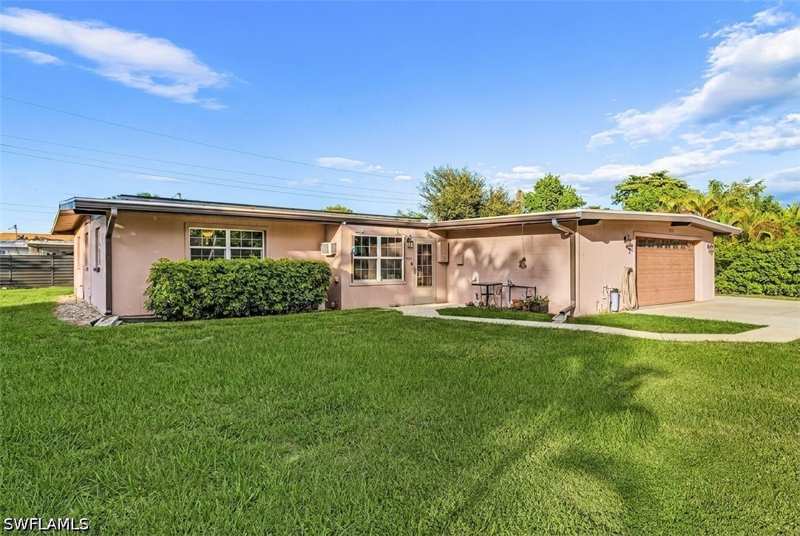4 bedroom SingleFamilyResidence at 2137 Aldridge Ave, Fort Myers Villas, Fort Myers — photo 1