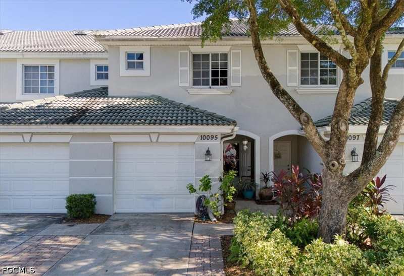 2 bedroom Townhouse at 10095 Pacific Pines Ave, Cypress Landing, Fort Myers — photo 1