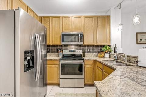 10095 Pacific Pines Ave, Fort Myers FL - photo 12 of 50