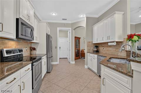 11279 Lithgow Ln, Fort Myers FL - photo 10 of 55