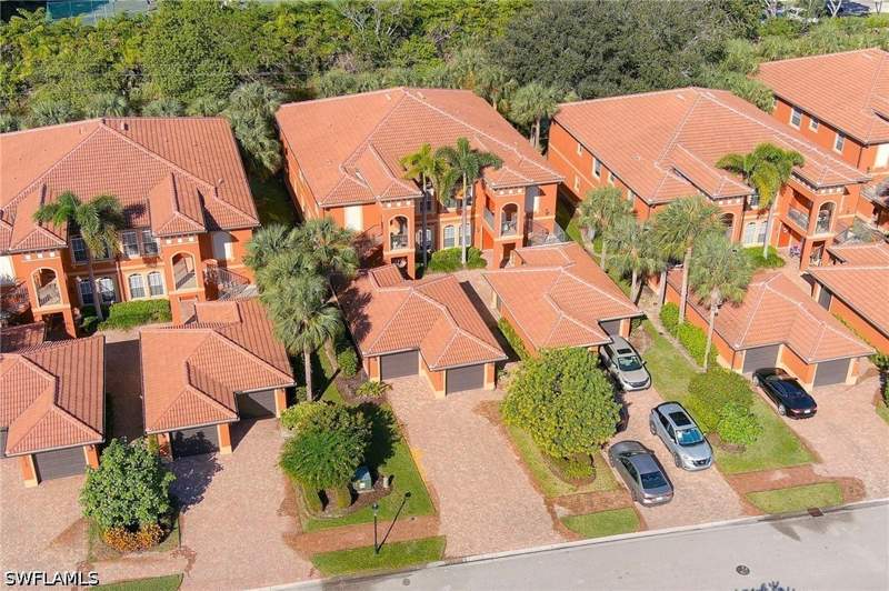 3 bedroom Condominium at 10033 Heather Ln 501, The Meadows, Naples — photo 2