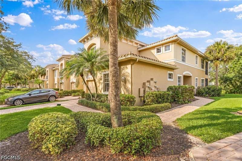 2 bedroom Condominium at 18921 Bay Woods Lake Dr 103, Bay Woods, Fort Myers — photo 2