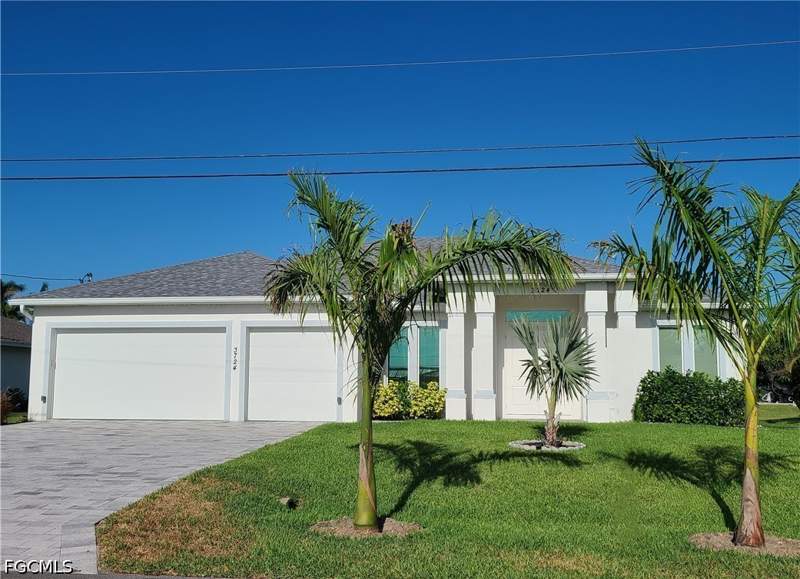3 bedroom SingleFamilyResidence at 3724 SW 1st Pl, Cape Coral, Cape Coral — photo 2